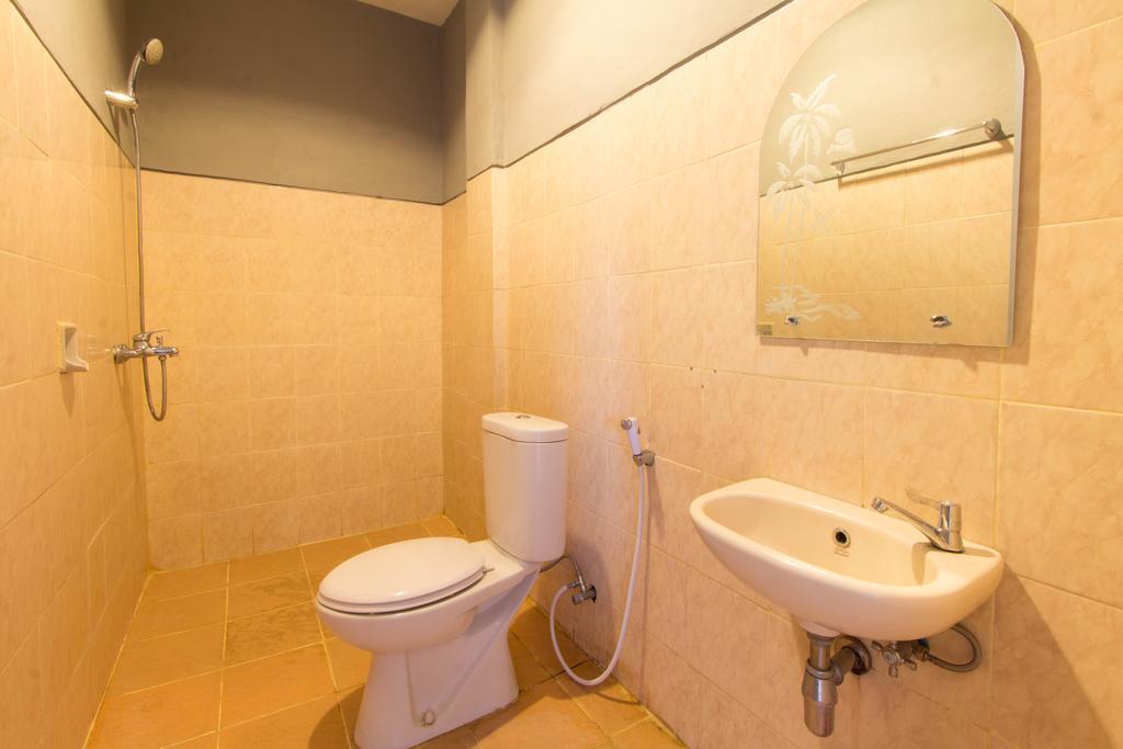 Wijaya Imperial Hotel Baturetno Pokoj fotografie